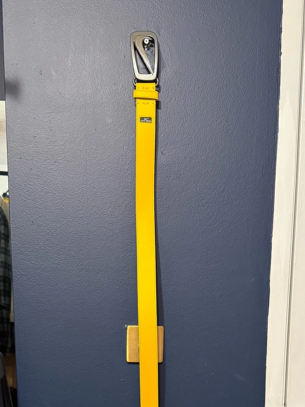 Nike Yellow Leather Grip Tech Belt with Silver Buckle waist size 40
